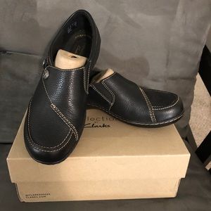 Clarks, size 8 wide, black.